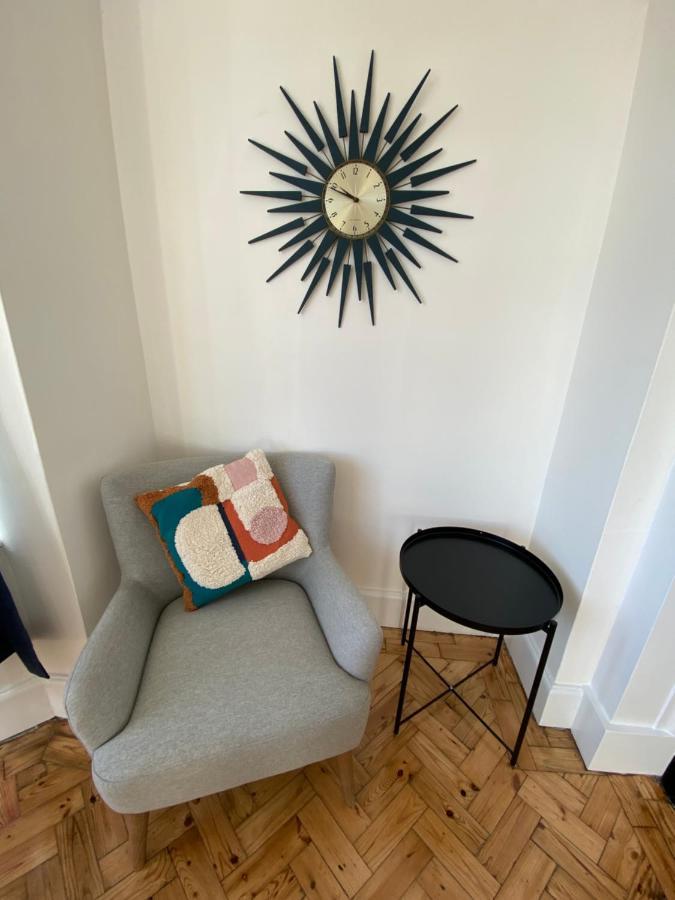 Entire 2 Bed Property, 1 Road Back From The Sea